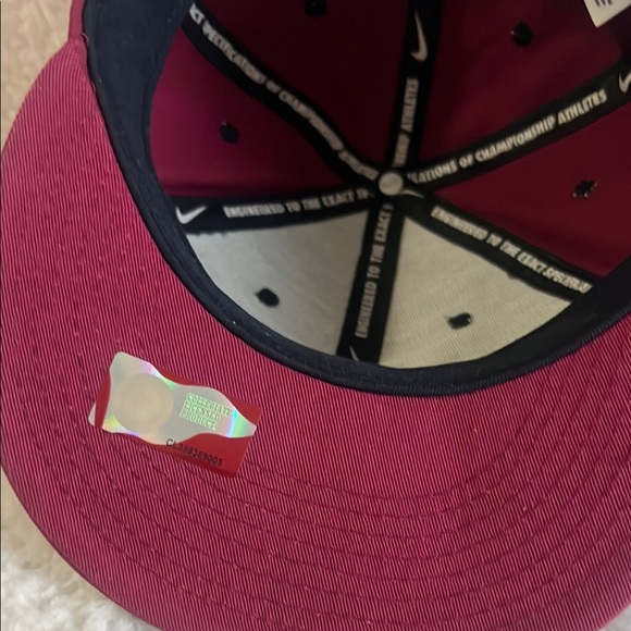 Nike Gray and‎ Red Snapback Hat - Picture 6 of 15
